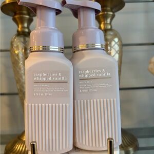 Bath & Body Works Raspberries & Whipped Vanilla Foaming Hand Soap Duo NWT